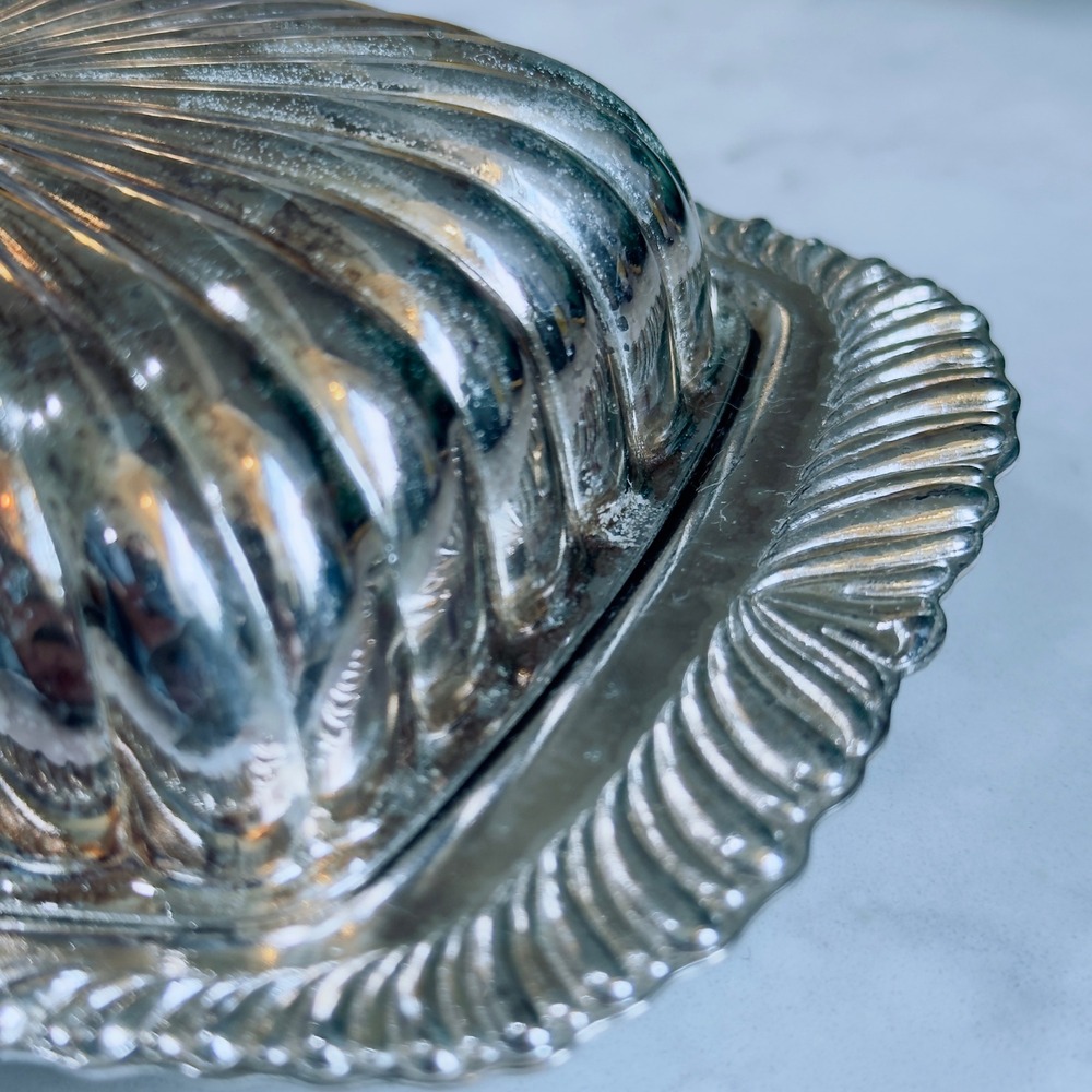 Vintage Silver Plated Gadroon Butter Dish with Glass Liner Fluted Dome Lid Good - Picture 5 of 14